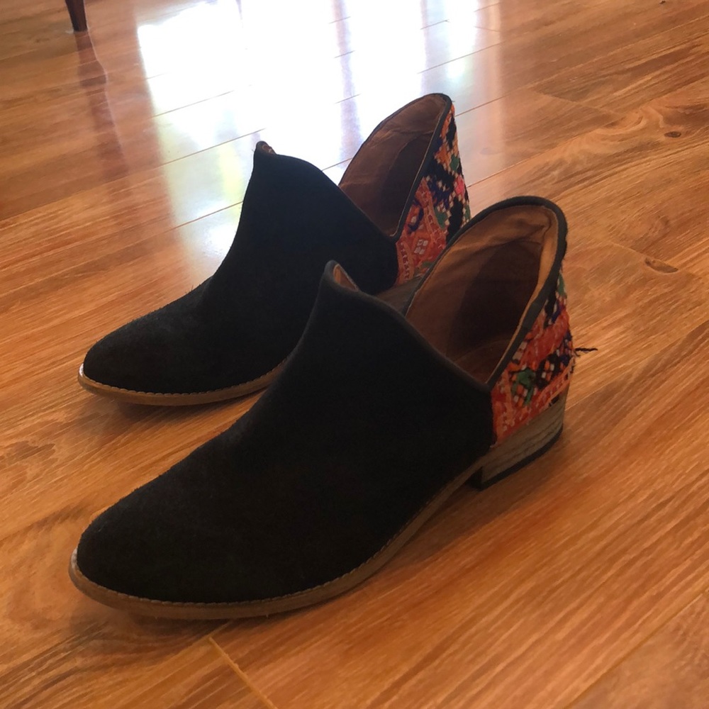 Beautiful black booties with back detailing